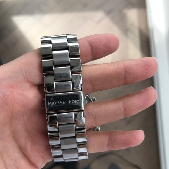 Michael Kors Watch - Picture 6 of 6